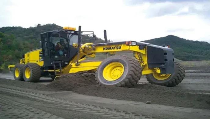 Komatsu GD511