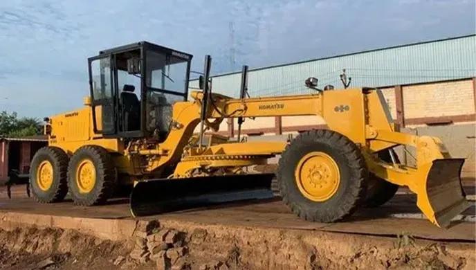 Komatsu GD 625